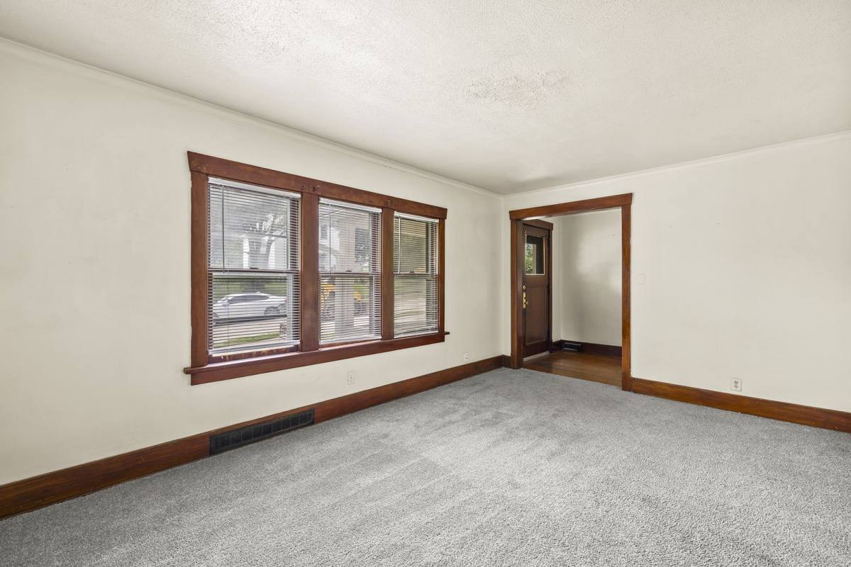 House for rent at 4316 Ohio St, Omaha, NE 68111