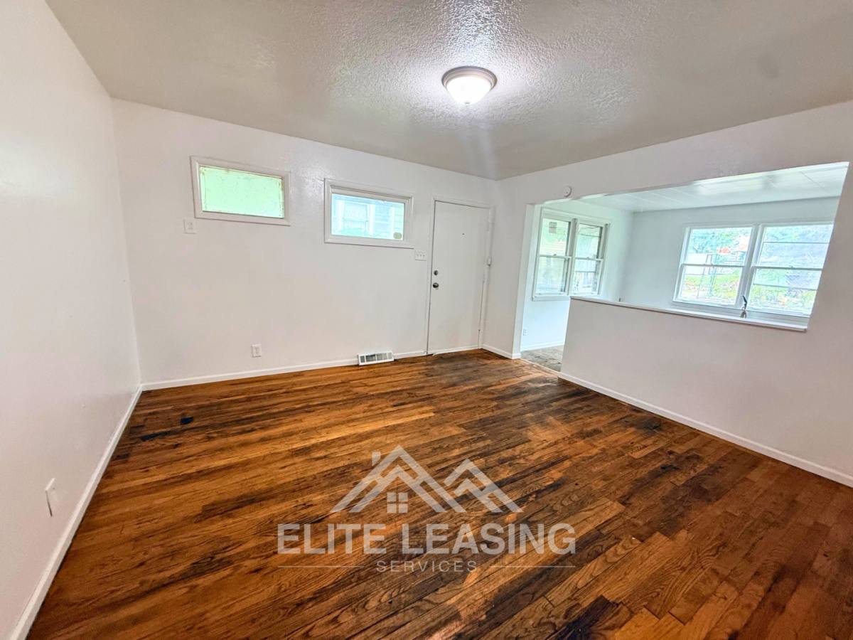 Apartment for rent at 1529 SW Polk St, Topeka, KS 66612