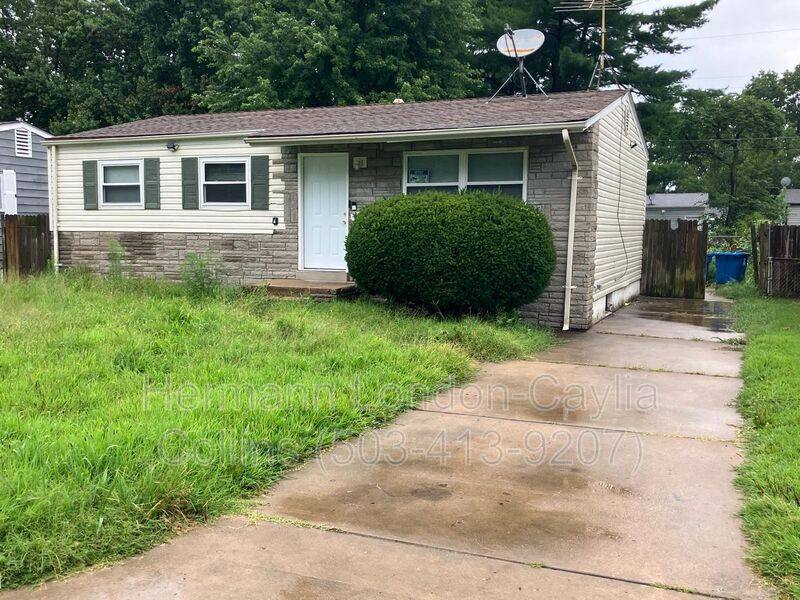 House for rent at 1143 Congress Ave, St. Louis, MO 63138