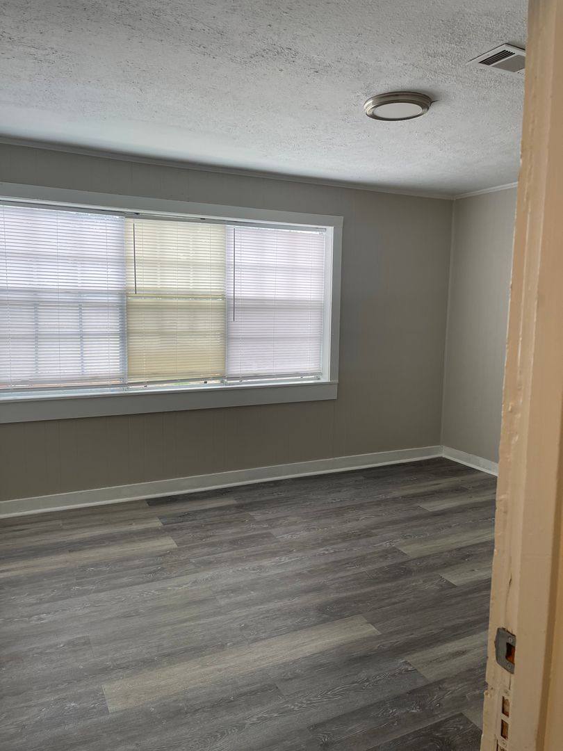 Apartment for rent at 450 Lake Hill Dr, Vicksburg, MS 39180