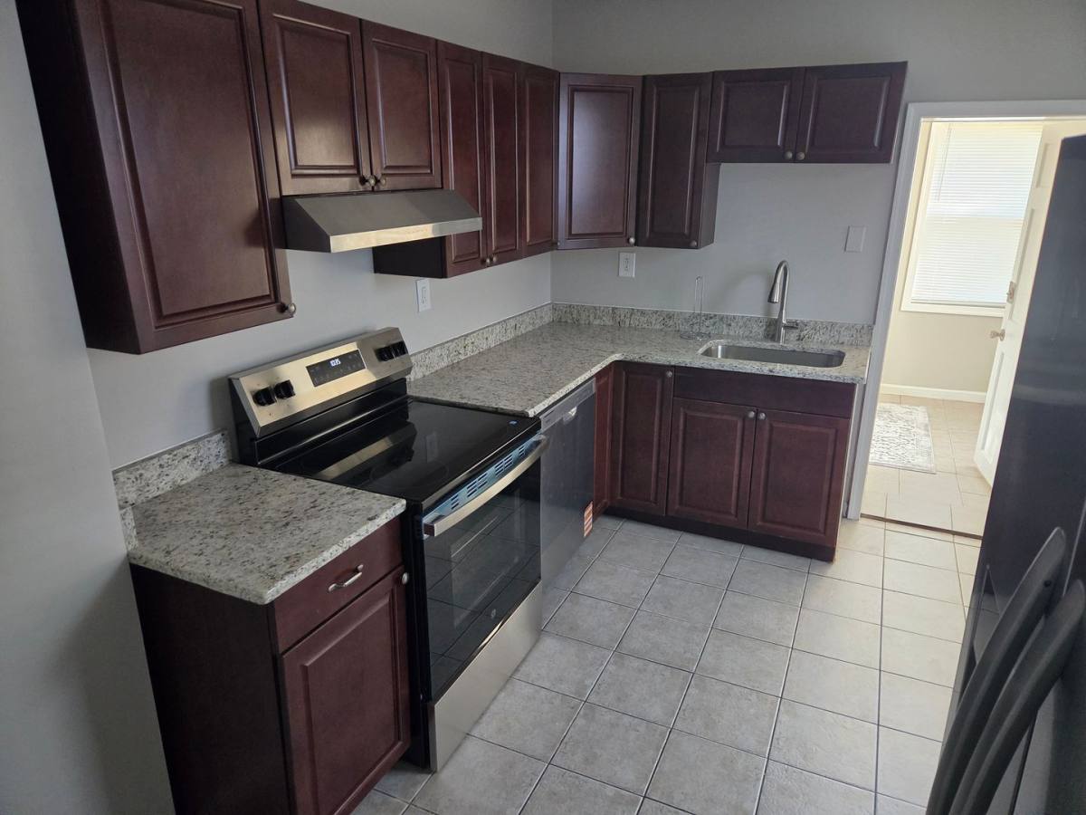 Townhouse for rent at 1317 Linden St, Wilmington, DE 19805
