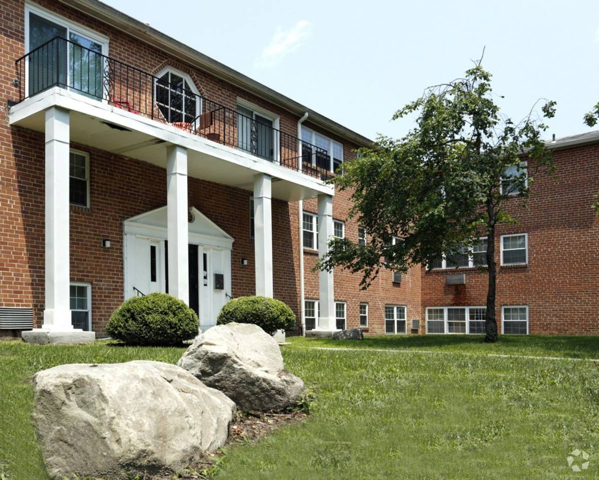 Apartment for rent at 506 S White Horse Pike #C107, Stratford, NJ 08084