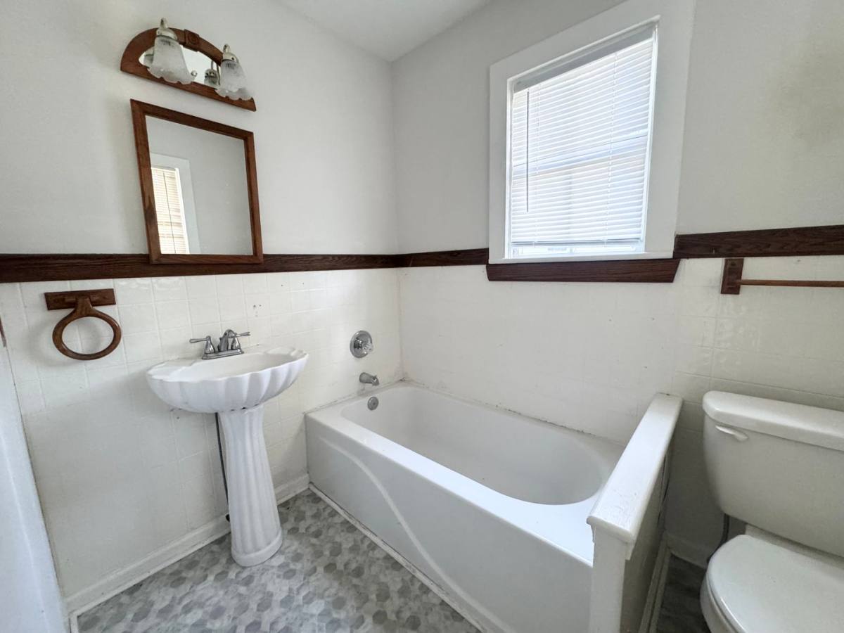 House for rent at 904 Raleigh St, Elizabeth City, NC 27909
