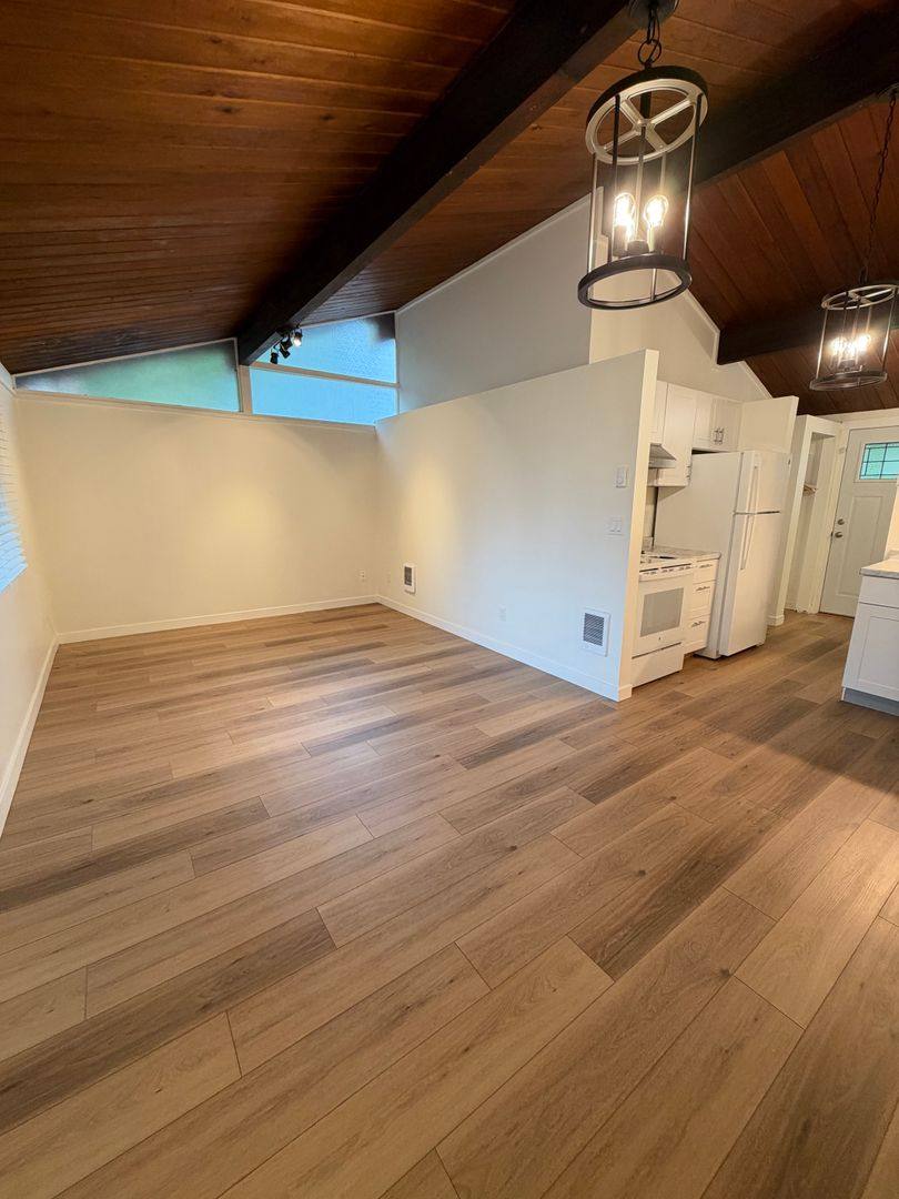 15801 Larch Way, Lynnwood, WA 98087 - Apartment for Rent - Image 2