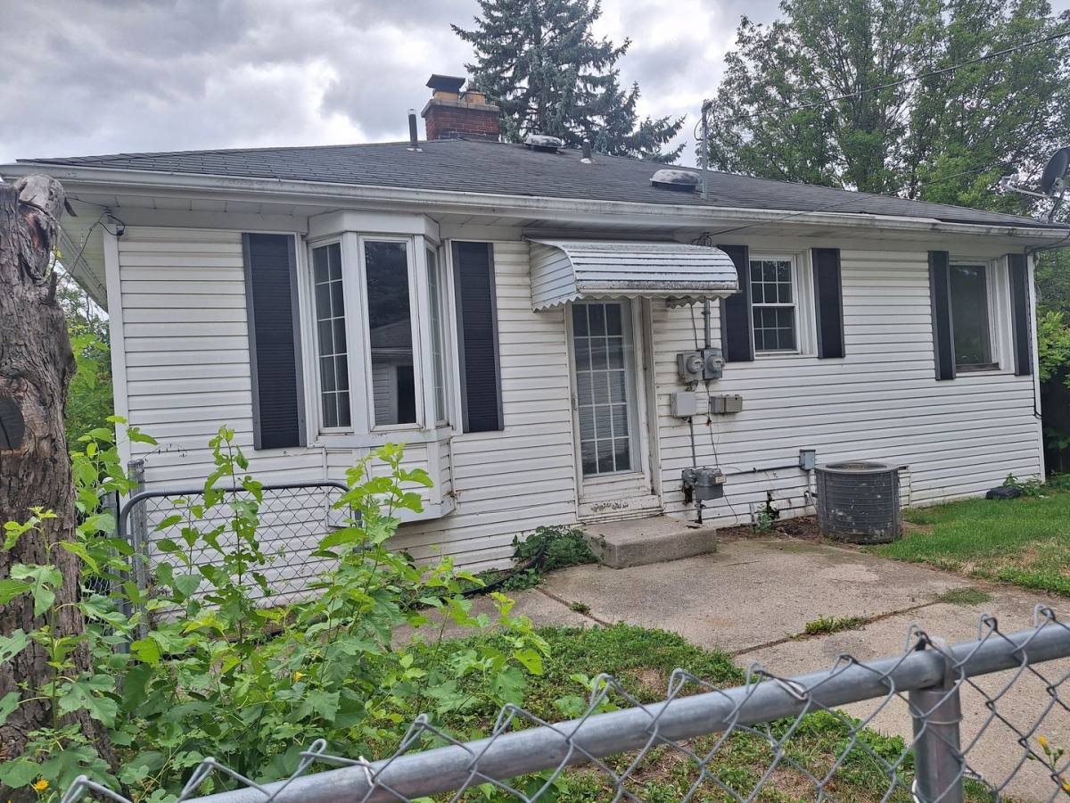 House for rent at 16969 Stephens, Eastpointe, MI 48021