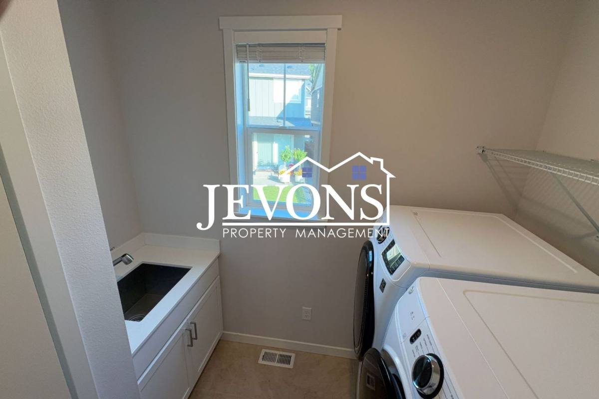 House for rent at 1703 14th Place NE, Issaquah, WA 98029