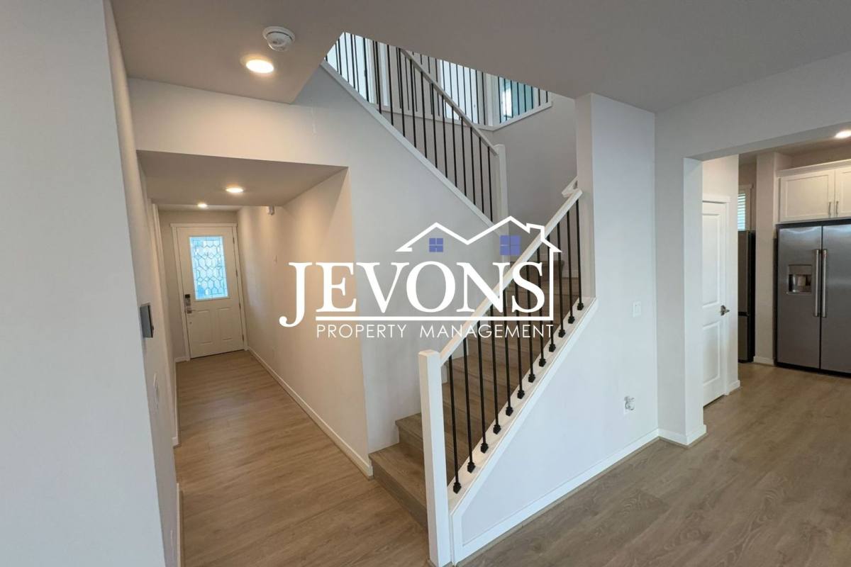 House for rent at 1703 14th Place NE, Issaquah, WA 98029