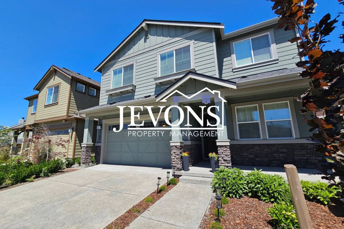 House for rent at 1703 14th Place NE, Issaquah, WA 98029