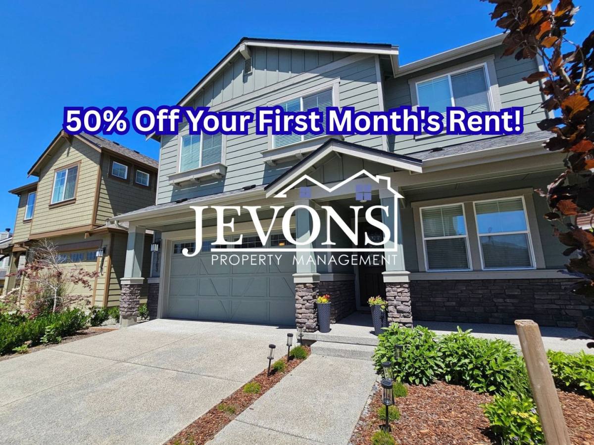 House for rent at 1703 14th Place NE, Issaquah, WA 98029