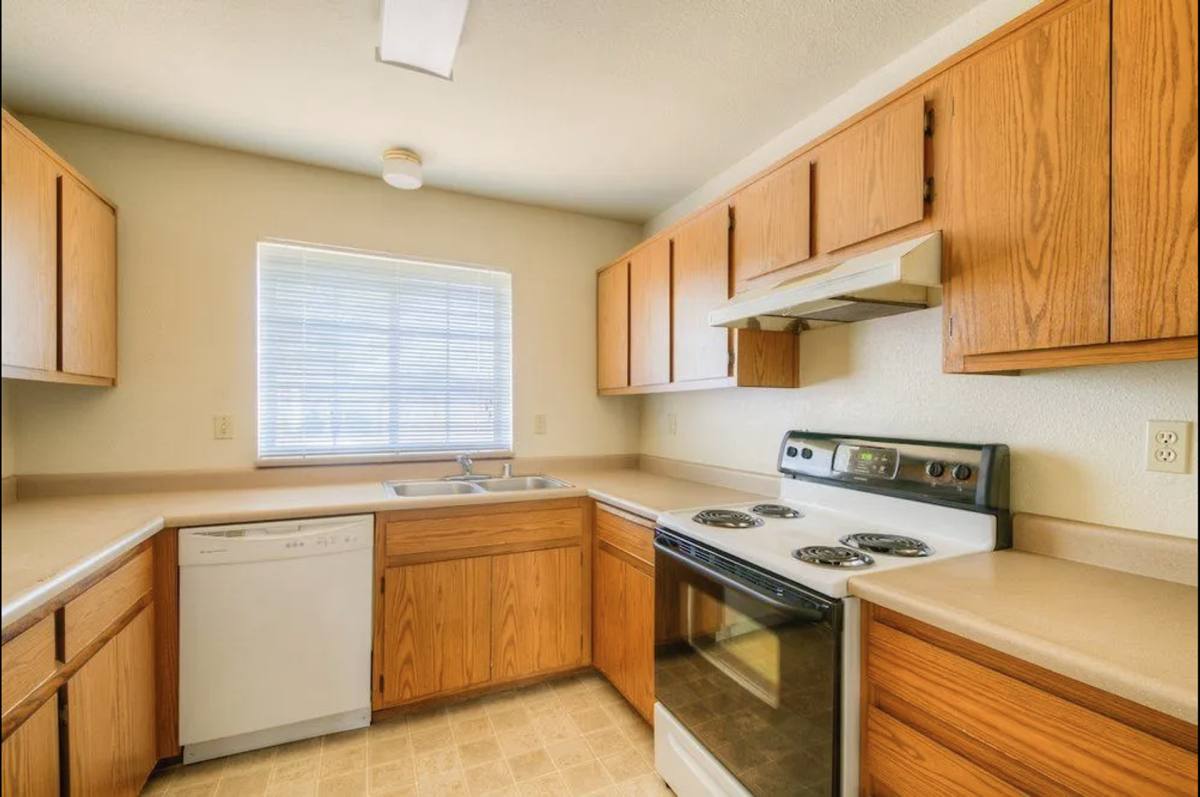 Townhouse for rent at 1749 Eaton Rd, Chico, CA 95973