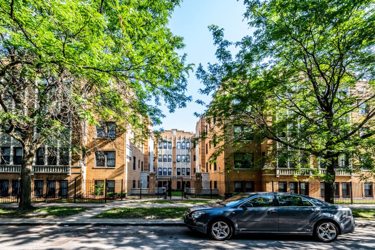 Apartment for rent at 7316 S Jeffery Blvd, Chicago, IL 60649