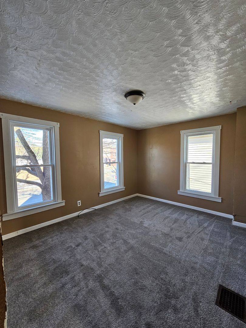 House for rent at 1308 S Western Ave, Peoria, IL 61605