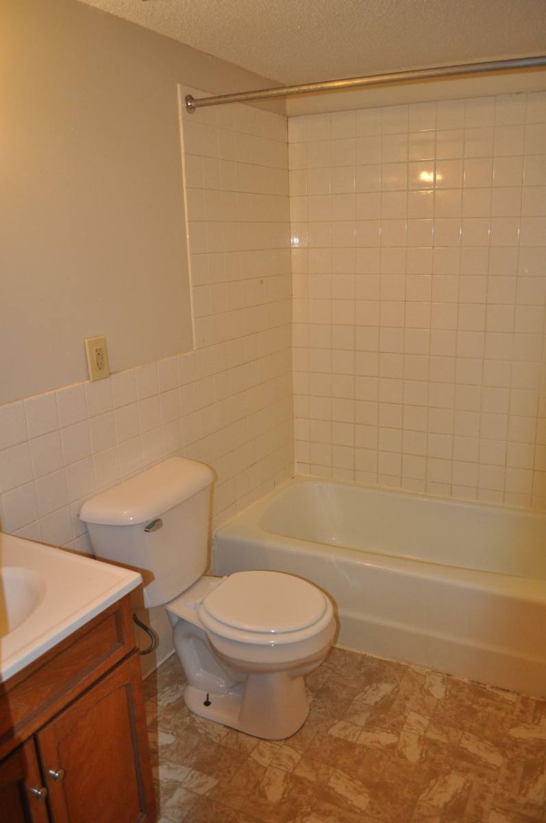 Apartment for rent at 1000 Terrace Rd, Charles City, IA 50616