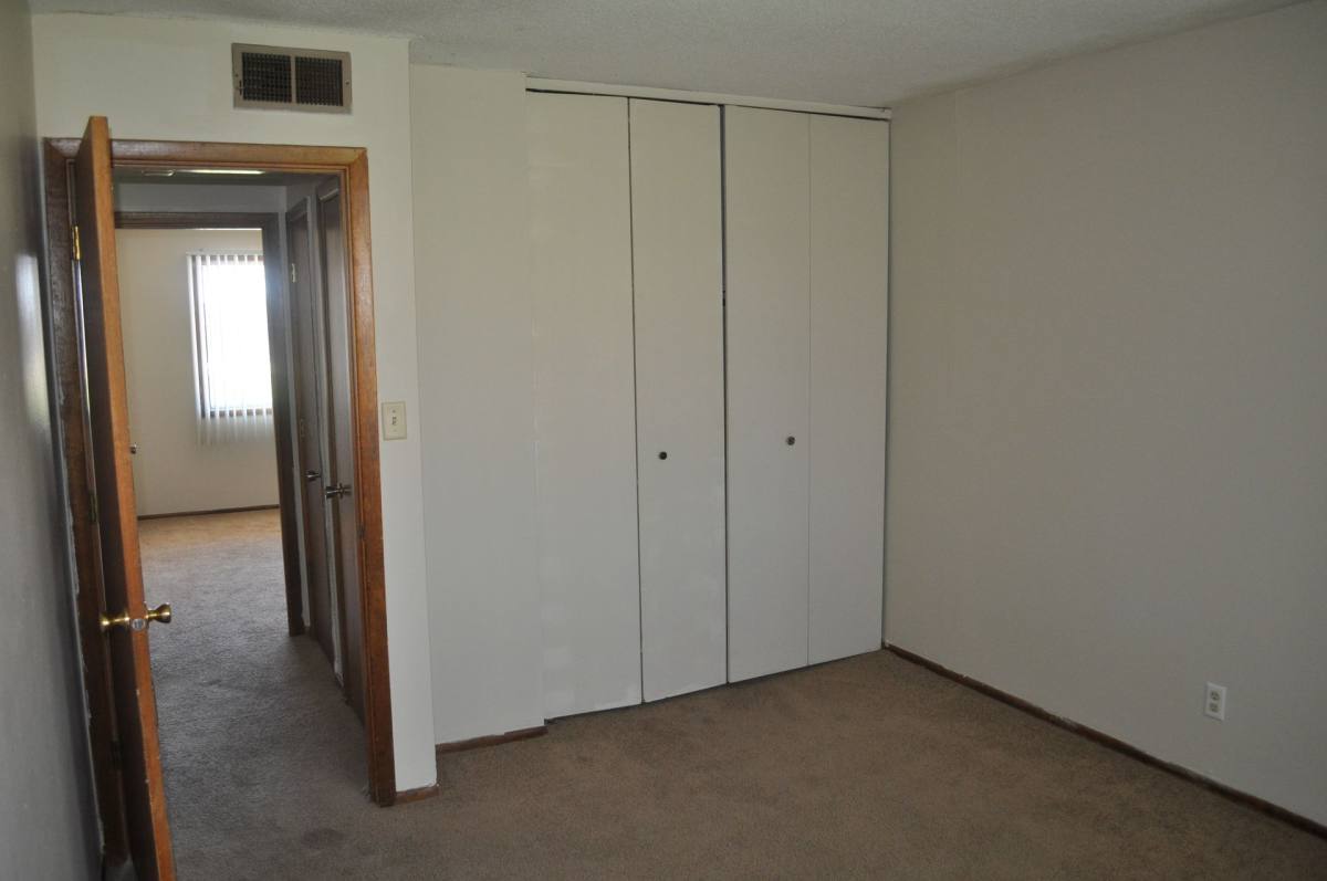 Apartment for rent at 1000 Terrace Rd, Charles City, IA 50616