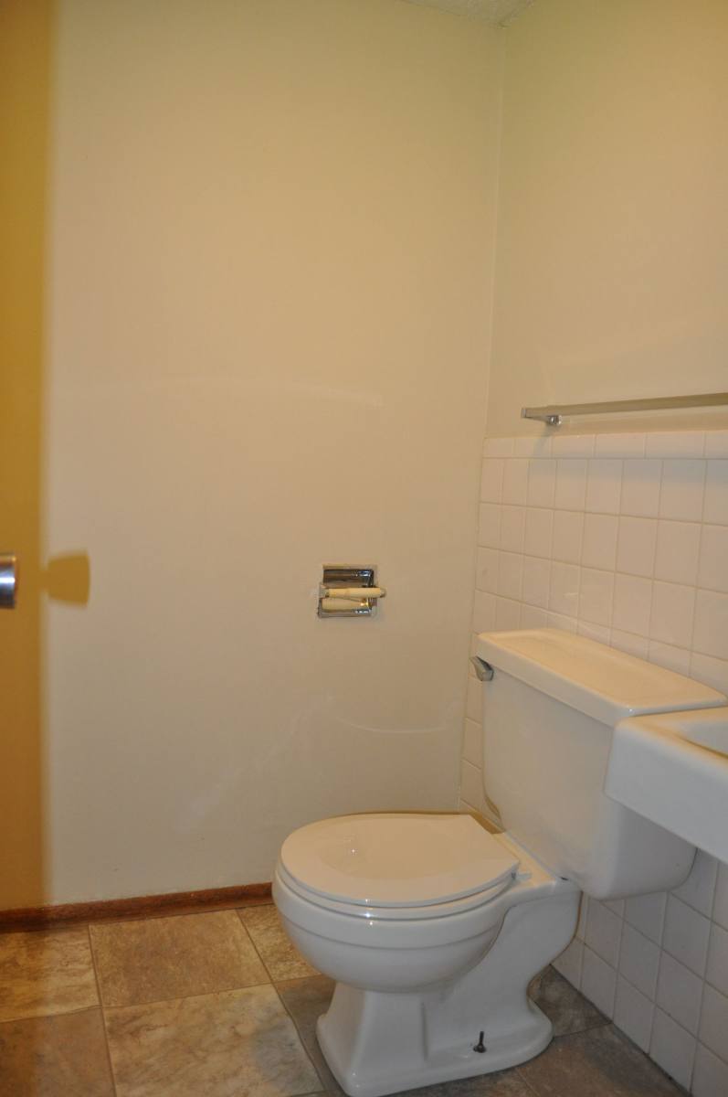 Apartment for rent at 1000 Terrace Rd, Charles City, IA 50616
