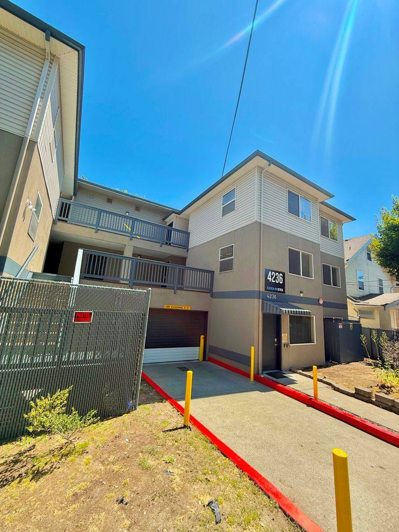 Apartment for rent at Montlake Villas, 4236 7th Ave NE, Seattle, WA 98105