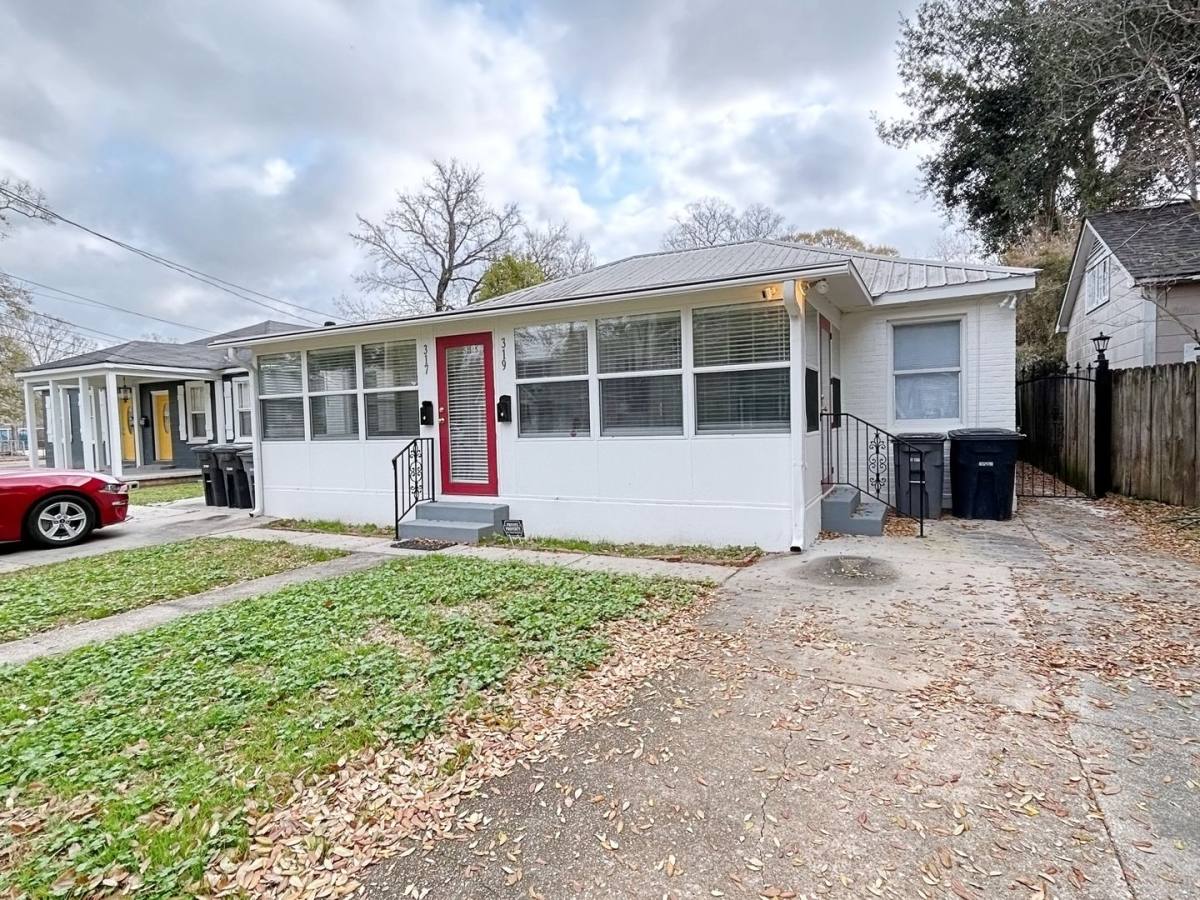 House for rent at 317 Glenmore Ave, Baton Rouge, LA 70806