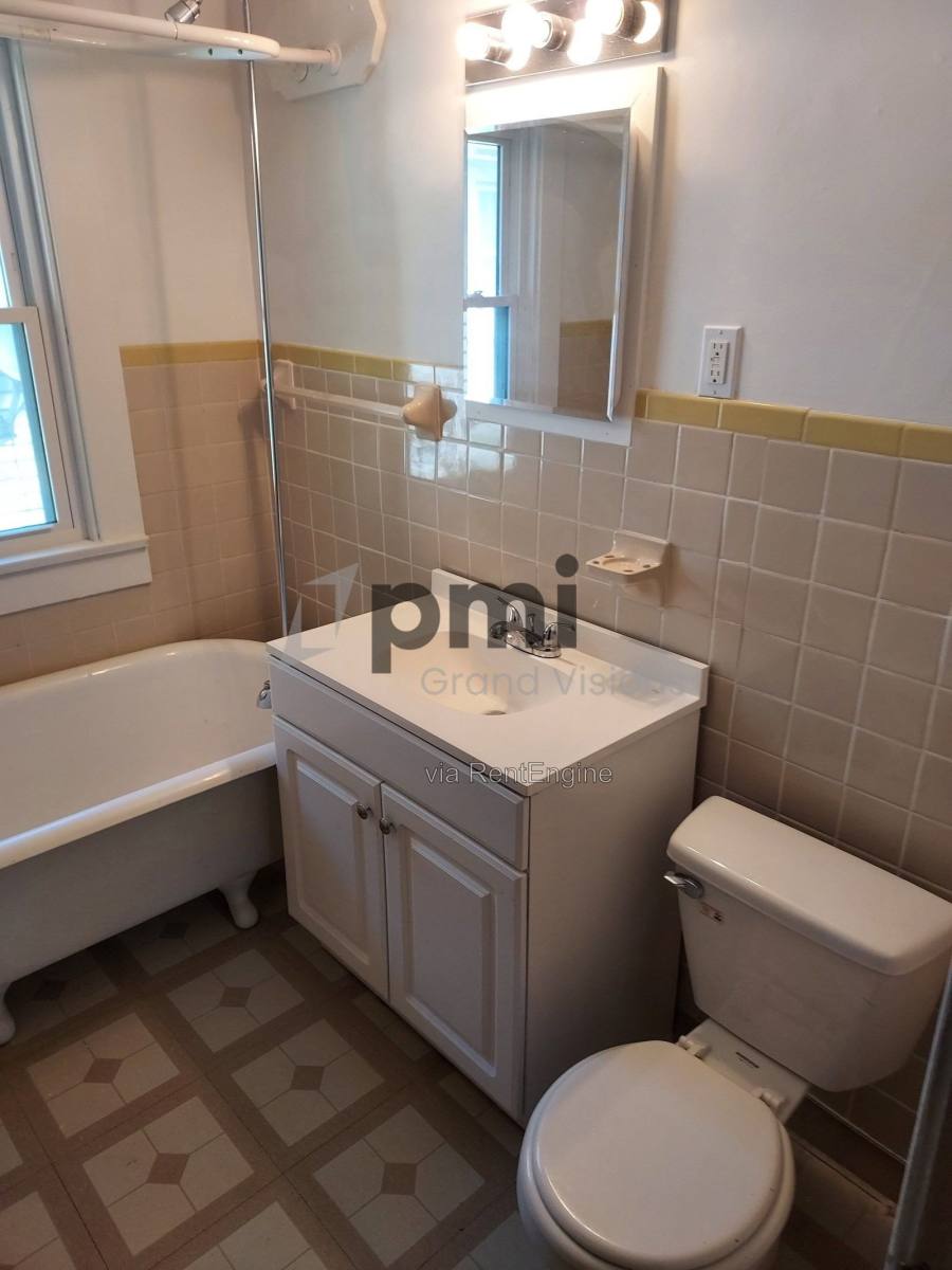 House for rent at 853 N College St, Decatur, IL 62522