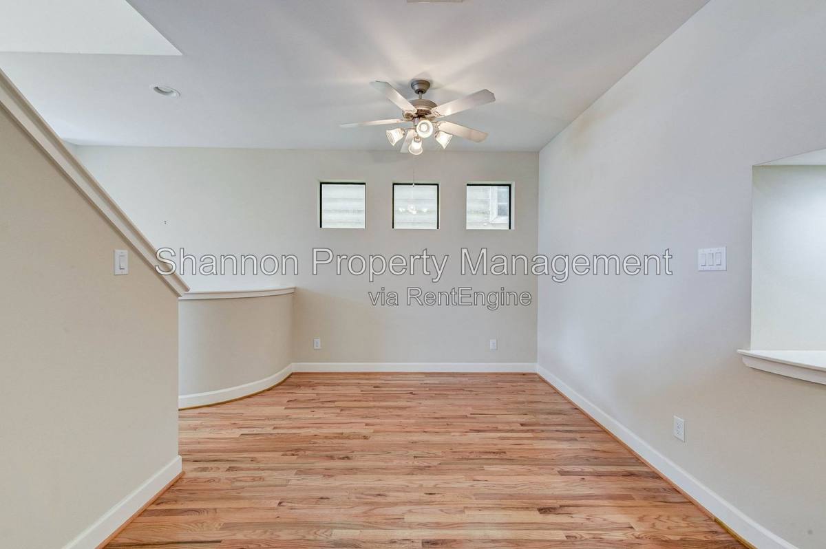 Apartment for rent at 650 Westcross St #35, Houston, TX 77018