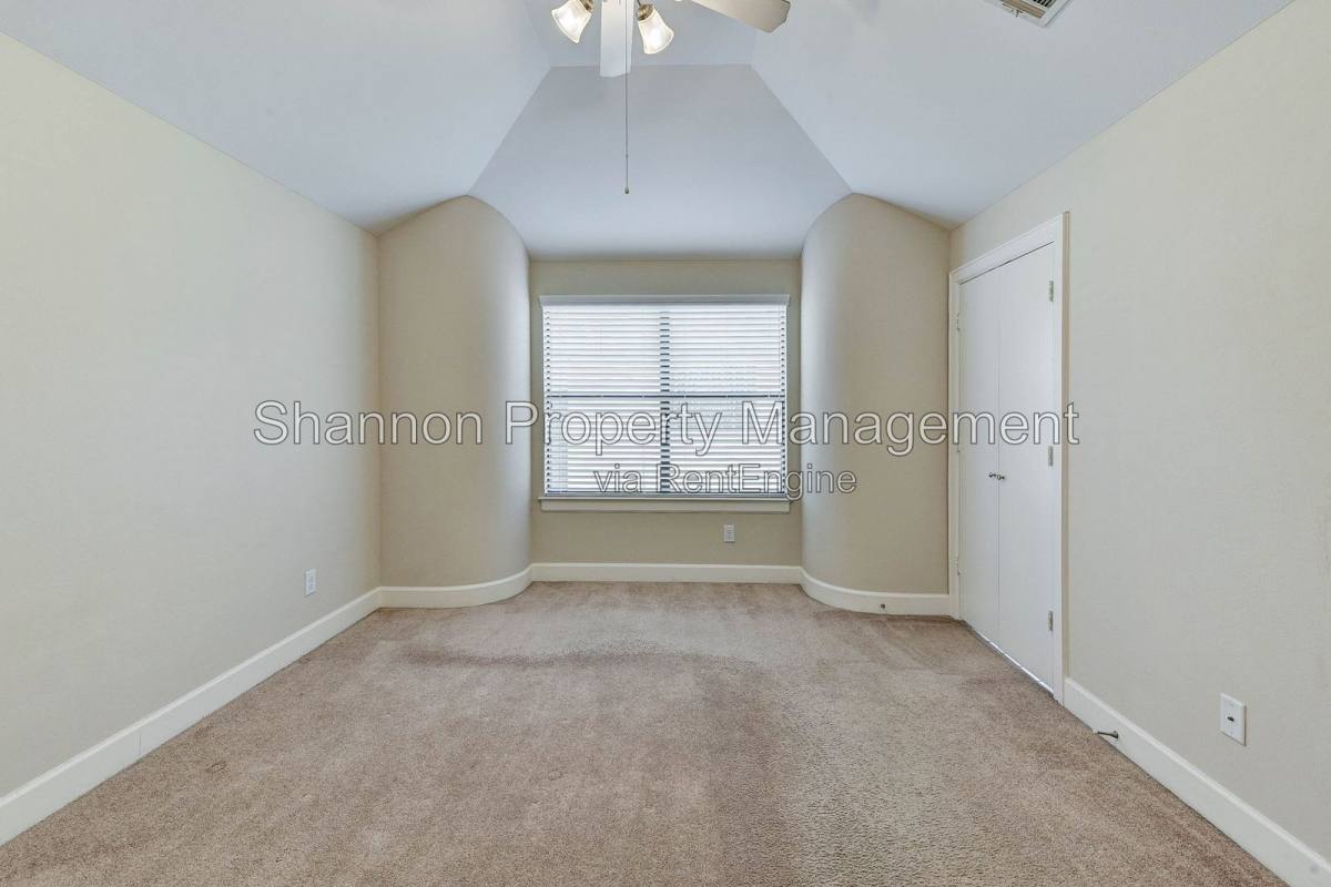 Apartment for rent at 650 Westcross St #35, Houston, TX 77018