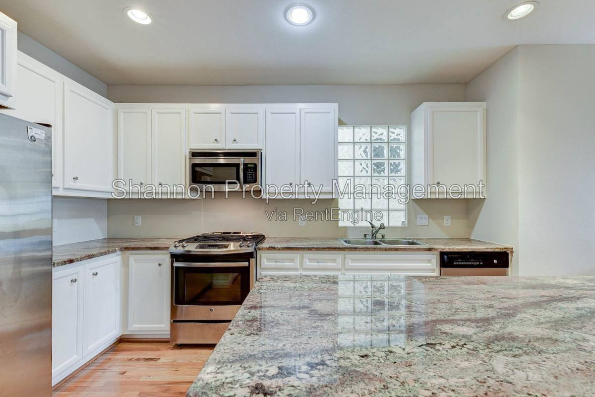 Apartment for rent at 650 Westcross St #35, Houston, TX 77018