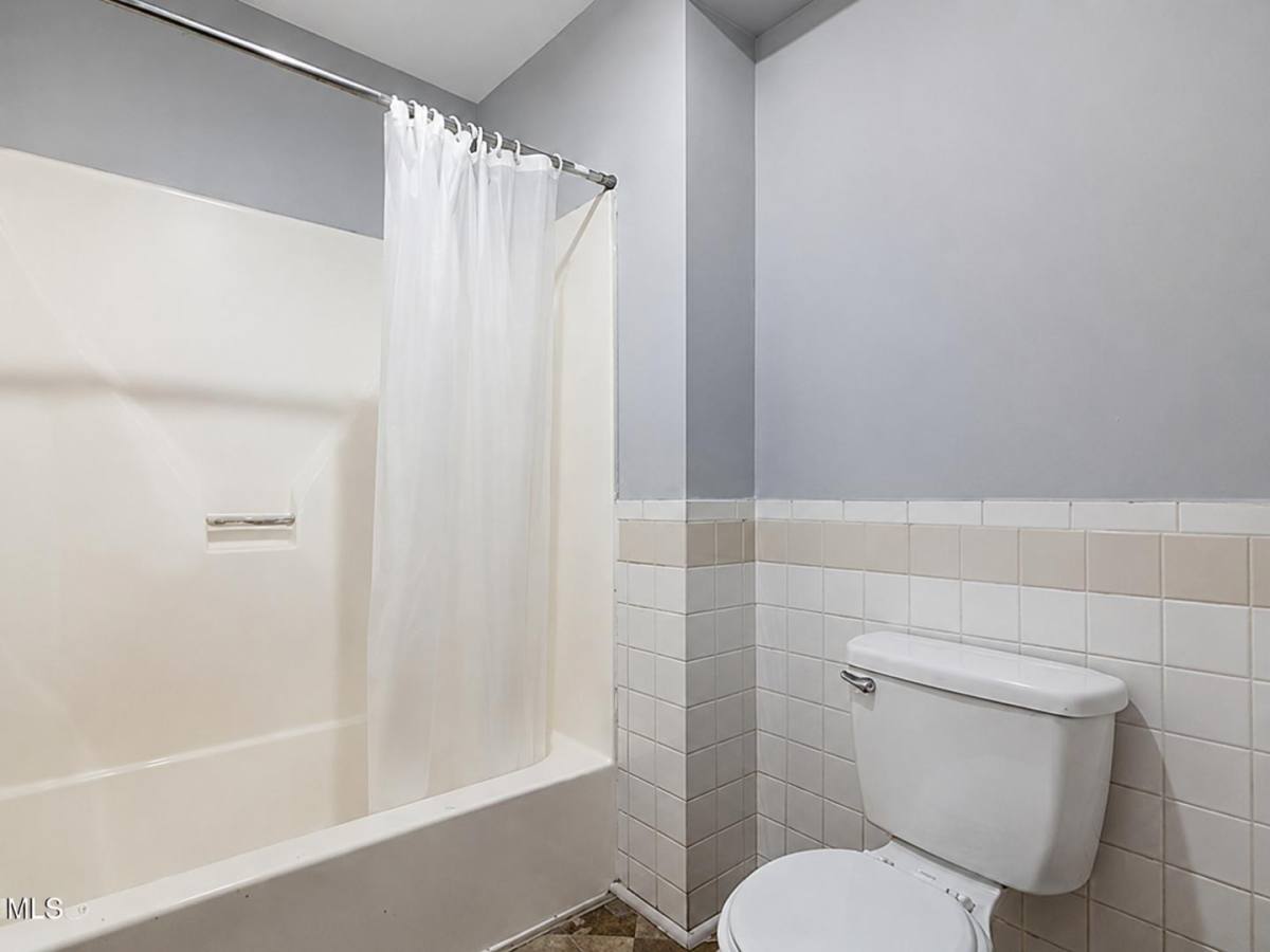 Apartment for rent at 84 Clinton St #2, Albany, NY 12202
