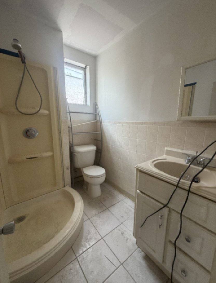 Townhouse for rent at 1137 W Porter St, Philadelphia, PA 19148