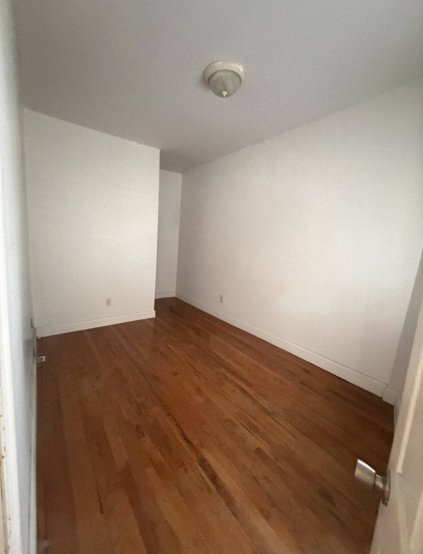 Townhouse for rent at 1137 W Porter St, Philadelphia, PA 19148