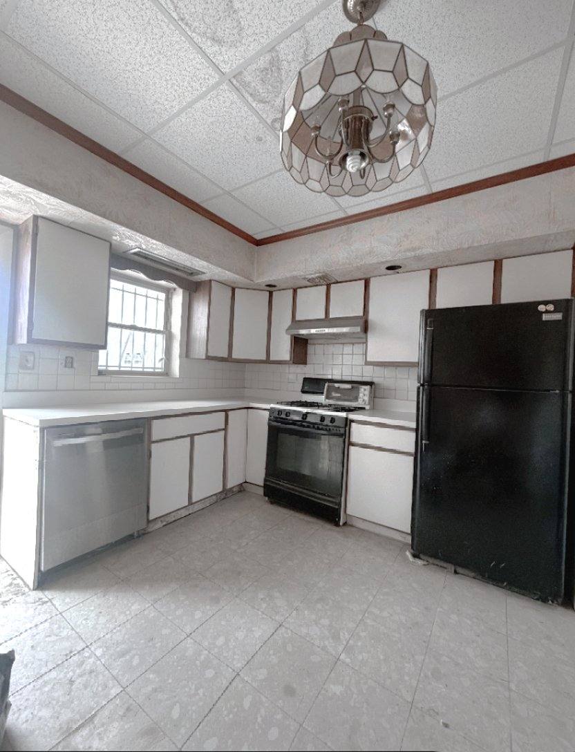 Townhouse for rent at 1137 W Porter St, Philadelphia, PA 19148