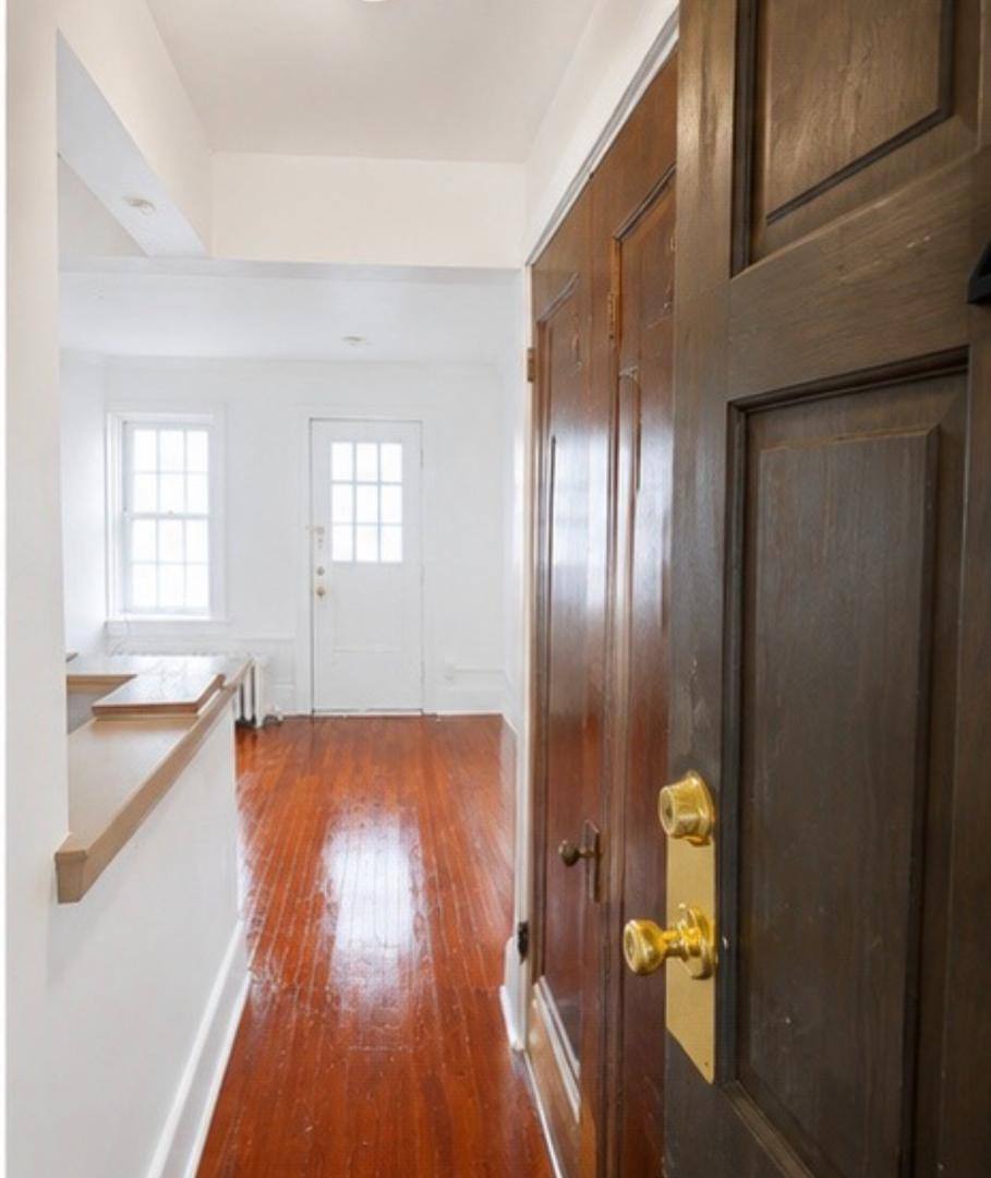 Apartment for rent at 1393 W Sylvania Ave #4A, Toledo, OH 43612