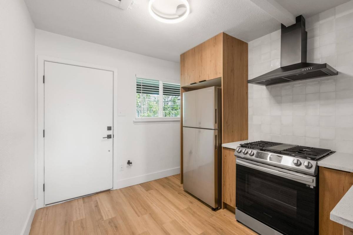 Apartment for rent at Cresthaus, 7929 Gault St, Austin, TX 78757