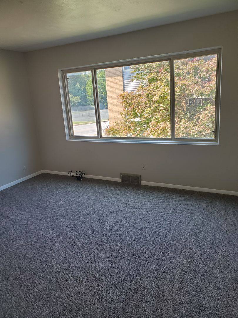 Apartment for rent at 4711 12th Ave, Moline, IL 61265