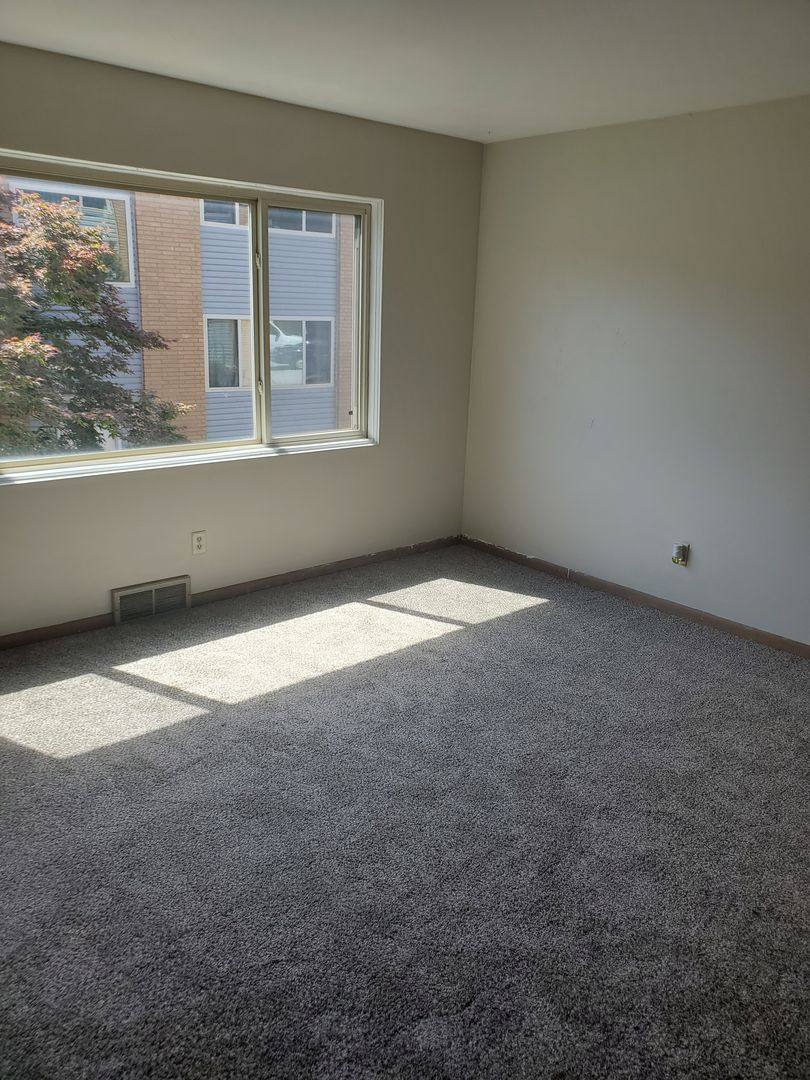 Apartment for rent at 4711 12th Ave, Moline, IL 61265
