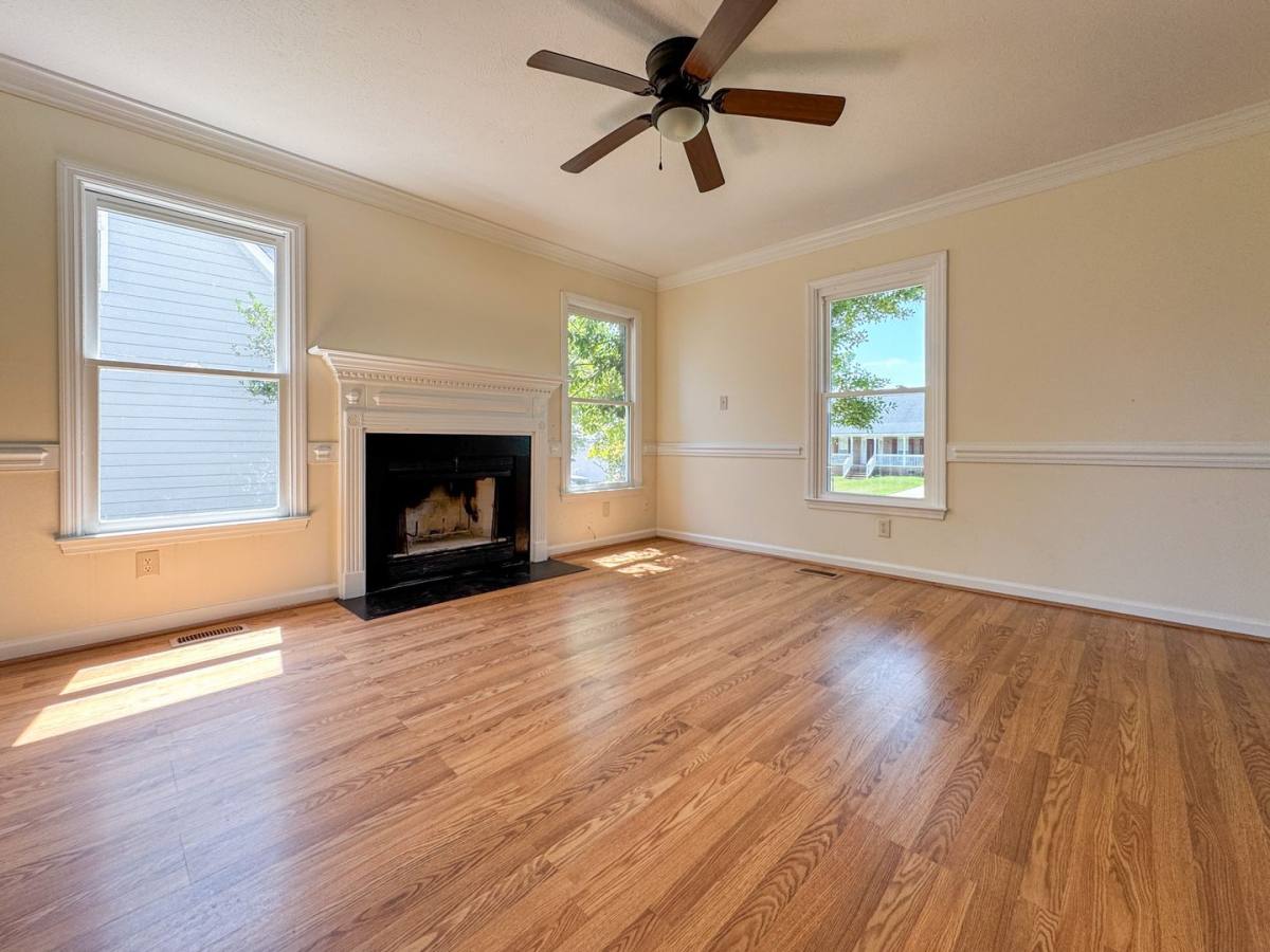 House for rent at 821 Connaly Dr, Hope Mills, NC 28348