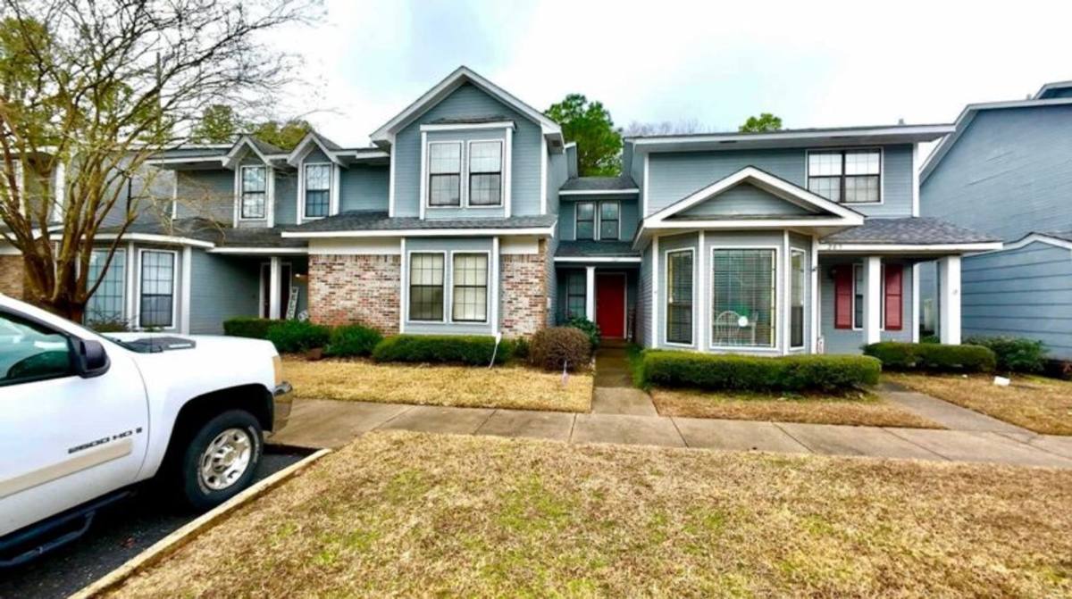 House for rent at 5900 Grelot Rd, Mobile, AL 36609