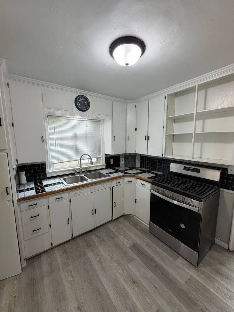 House for rent at 324 W Oakland Ave, Lansing, MI 48906