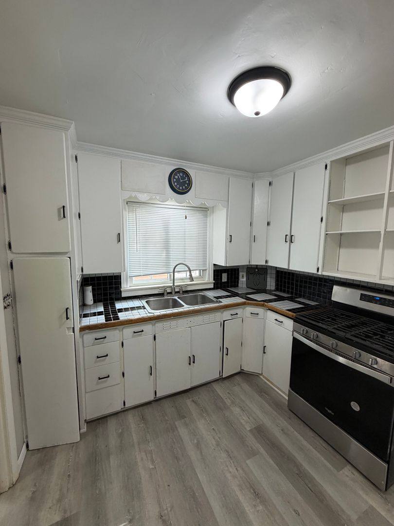 House for rent at 324 W Oakland Ave, Lansing, MI 48906