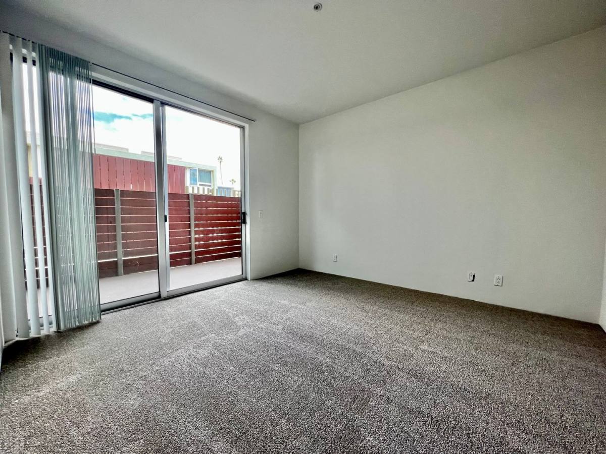 Apartment for rent at 803 N Palm Canyon Dr, Palm Springs, CA 92262
