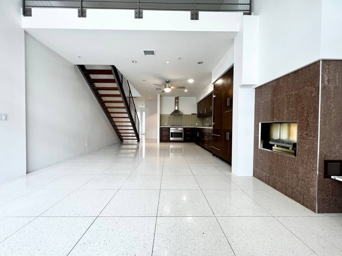 Apartment for rent at 803 N Palm Canyon Dr, Palm Springs, CA 92262