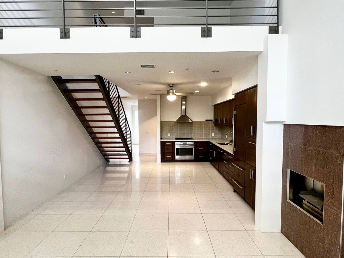 Apartment for rent at 803 N Palm Canyon Dr, Palm Springs, CA 92262