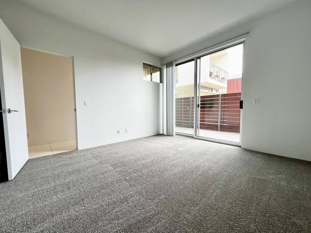 Apartment for rent at 803 N Palm Canyon Dr, Palm Springs, CA 92262