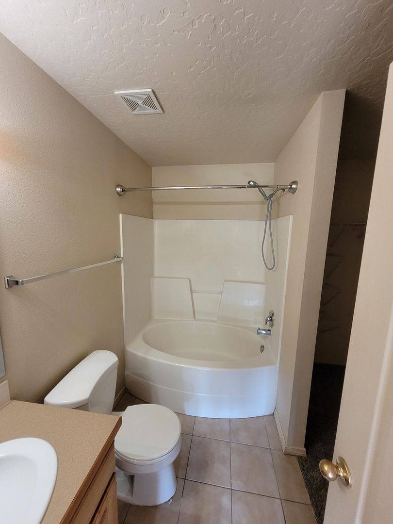 House for rent at 4450 N Mooney Falls Way, Meridian, ID 83646