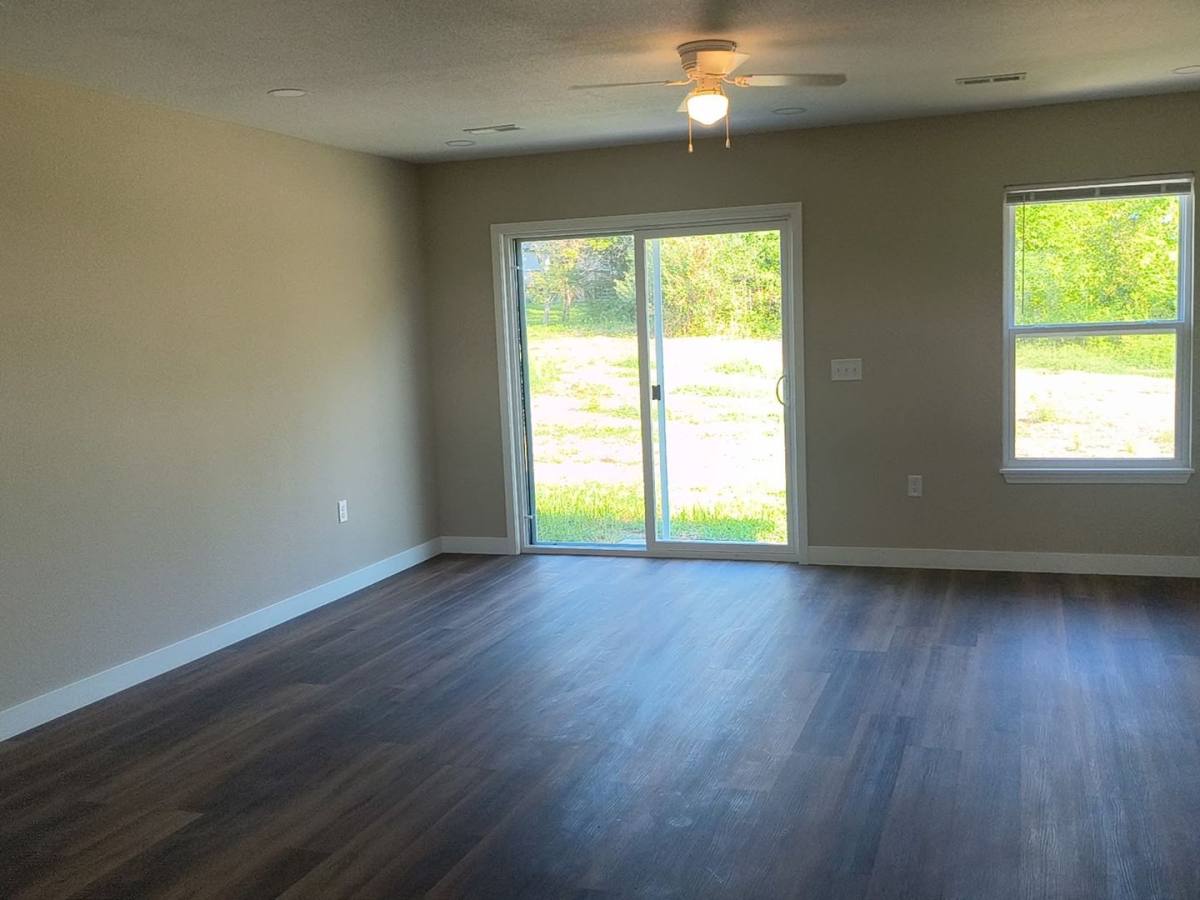 Apartment for rent at 207 Victory Lane, Eldon, MO 65026