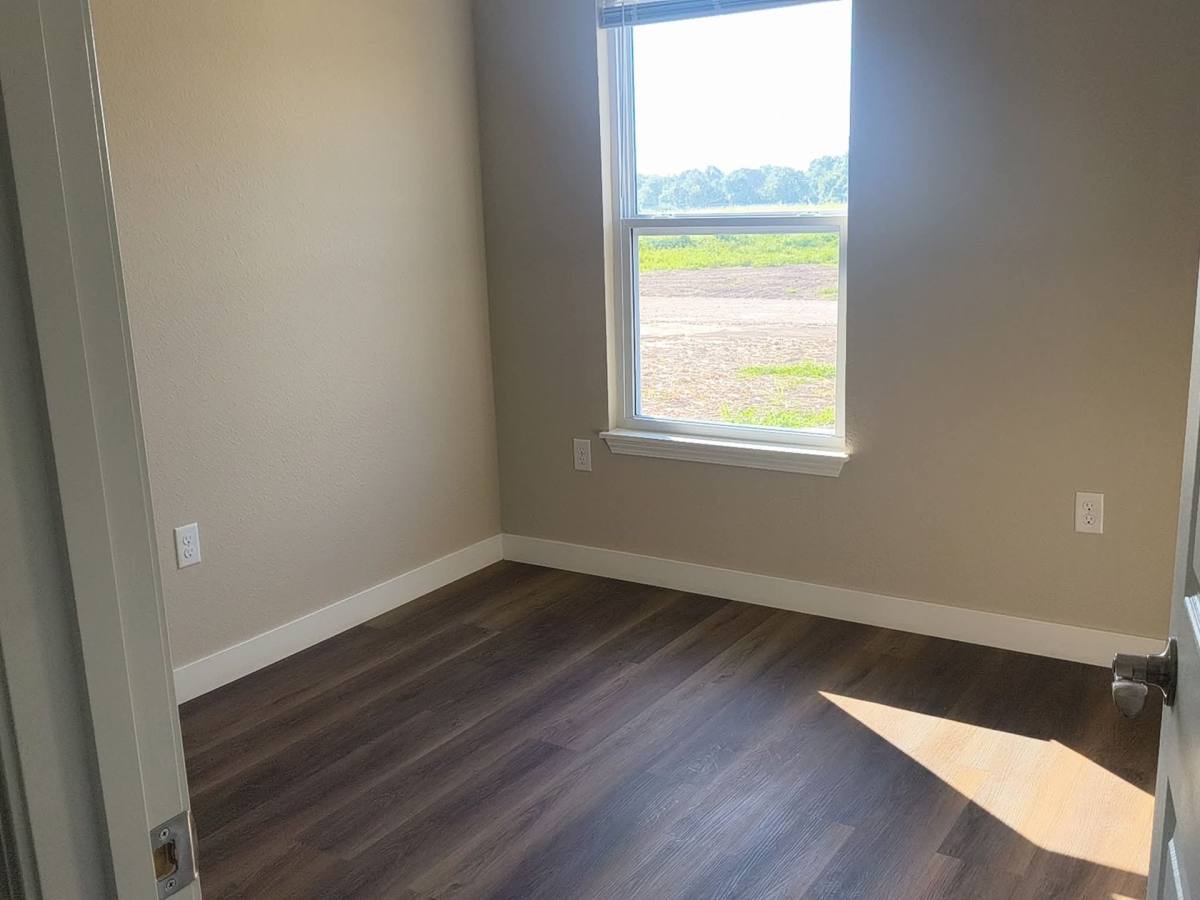 Apartment for rent at 207 Victory Lane, Eldon, MO 65026