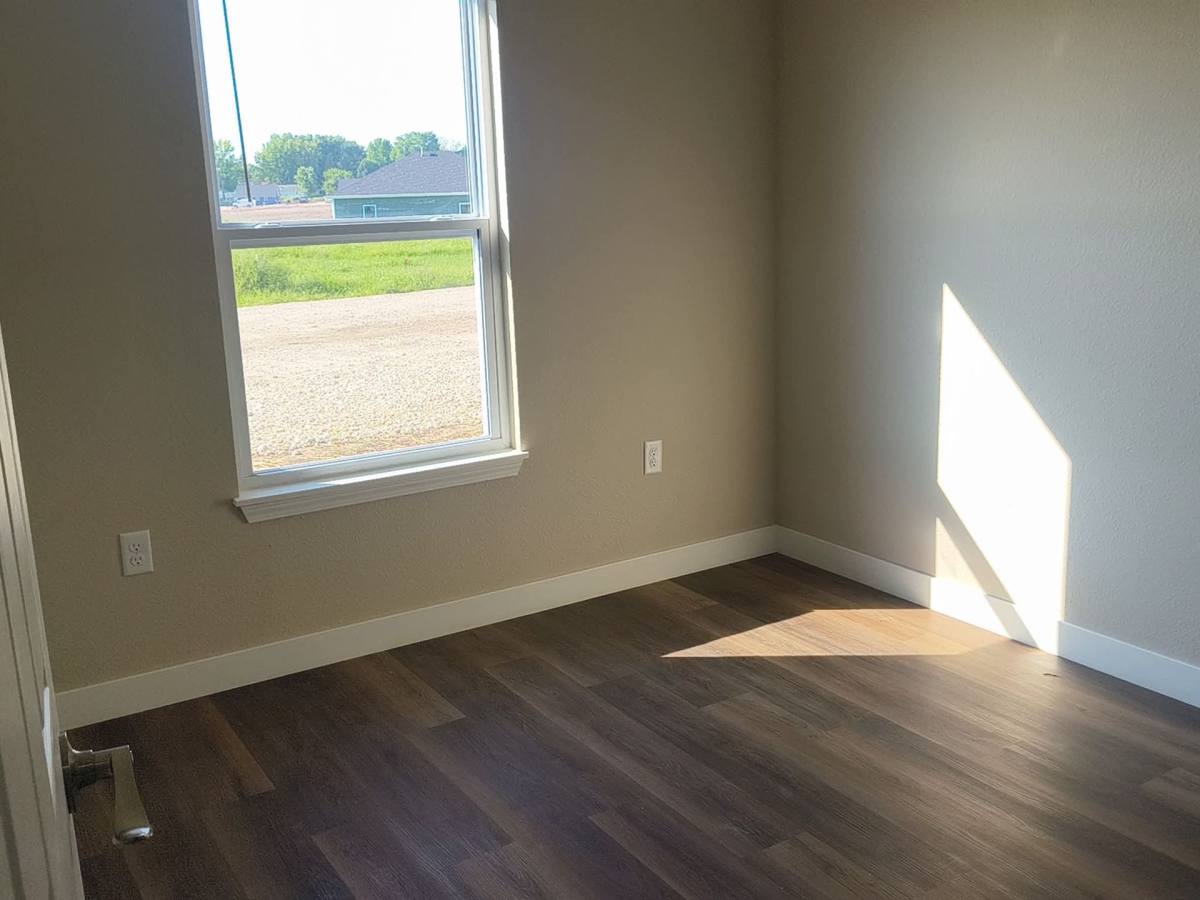 Apartment for rent at 207 Victory Lane, Eldon, MO 65026