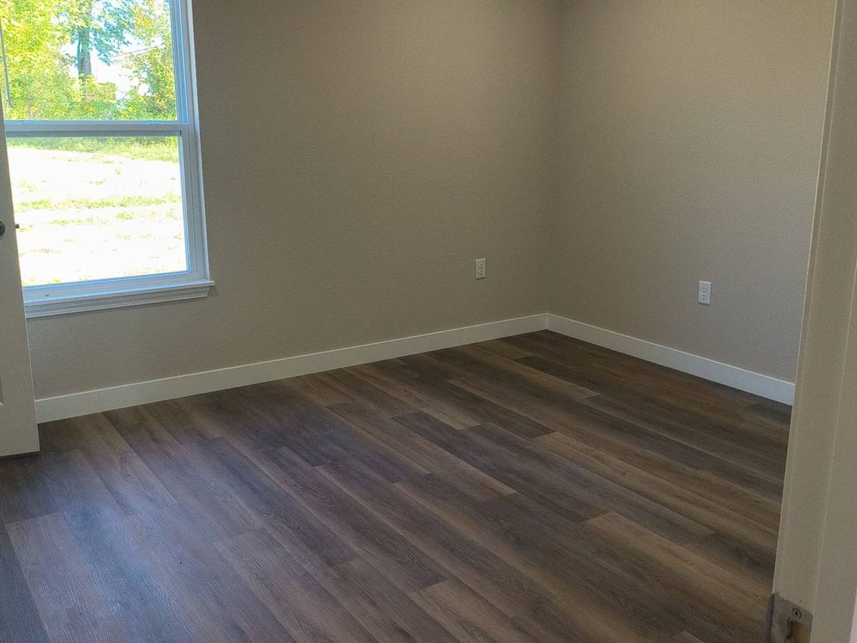 Apartment for rent at 207 Victory Lane, Eldon, MO 65026
