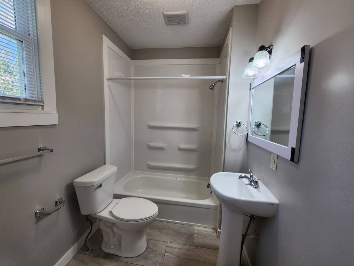 Apartment for rent at 1201 S 7th St, Terre Haute, IN 47802