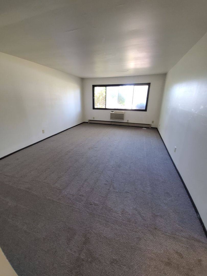 Apartment for rent at 10500 W Fond Du Lac Ave, Milwaukee, WI 53224