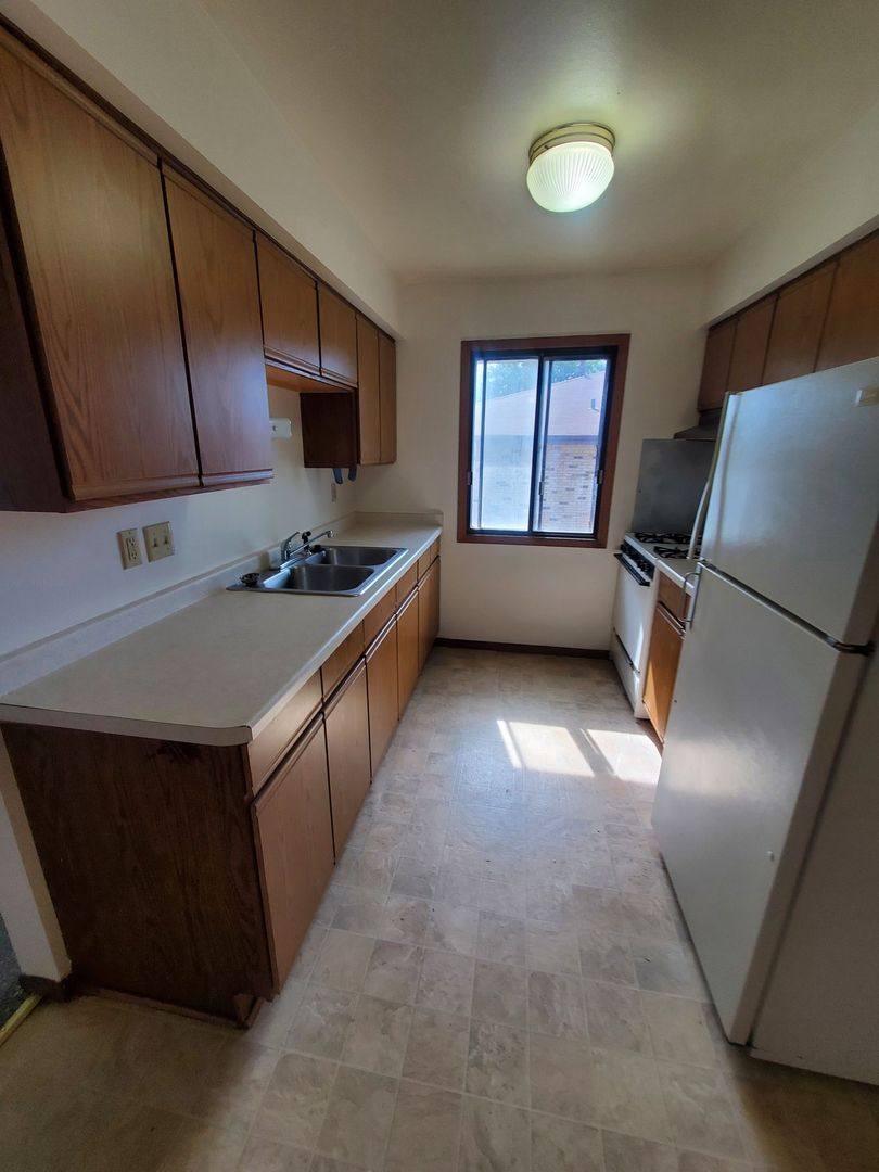 Apartment for rent at 10500 W Fond Du Lac Ave, Milwaukee, WI 53224