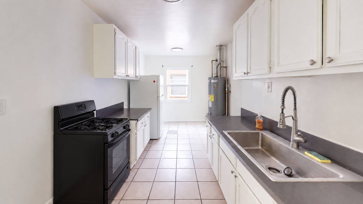 Apartment for rent at 5911 S Wilton Place, Los Angeles, CA 90047